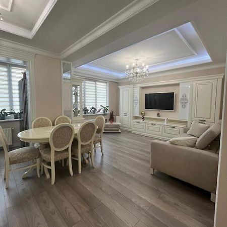 Apartament In The Center Of 키시나우 외부 사진